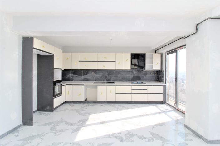 Image No.21-4 Bed Apartment for sale