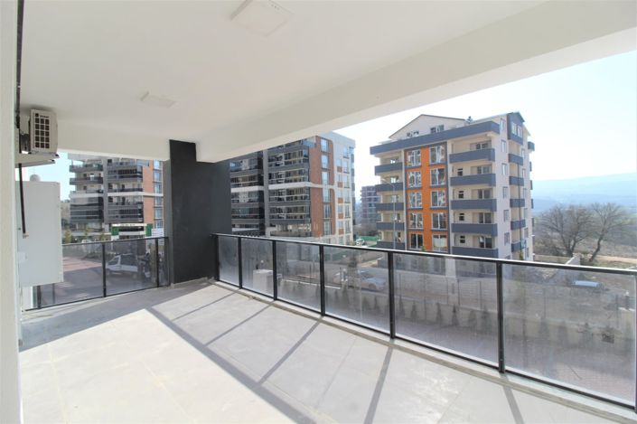 Image No.24-4 Bed Apartment for sale