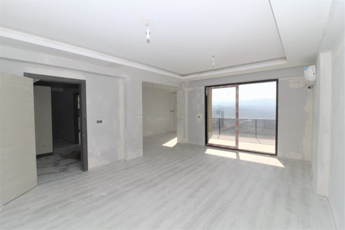 Image No.32-5 Bed Apartment for sale