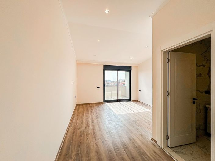 Image No.33-3 Bed Apartment for sale