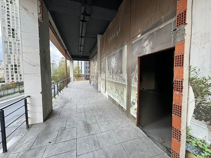 Image No.12-Commercial à vendre à Esenyurt