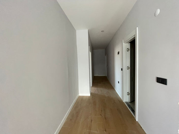 Image No.25-5 Bed Apartment for sale