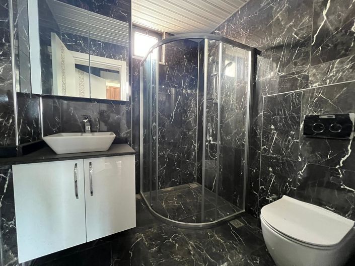 Image No.17-4 Bed Apartment for sale