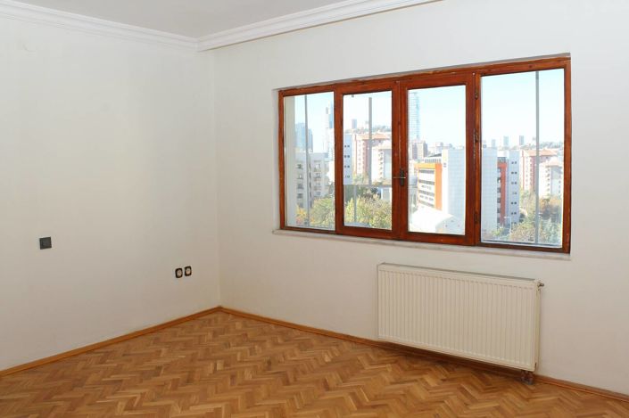 Image No.18-5 Bed Apartment for sale