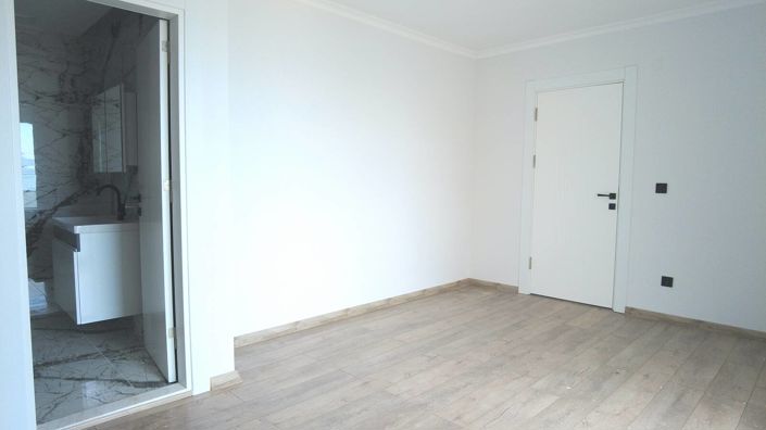 Image No.25-4 Bed Apartment for sale