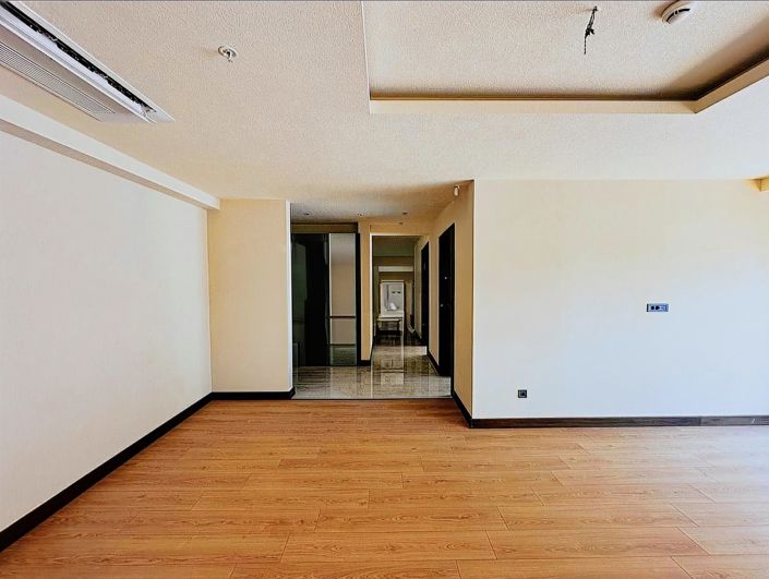 Image No.28-5 Bed Apartment for sale