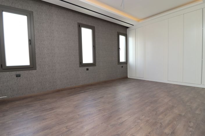 Image No.15-4 Bed Apartment for sale