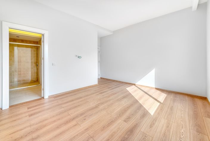 Image No.22-3 Bed Apartment for sale