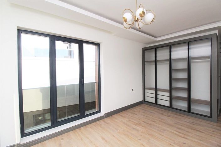 Image No.18-5 Bed House/Villa for sale