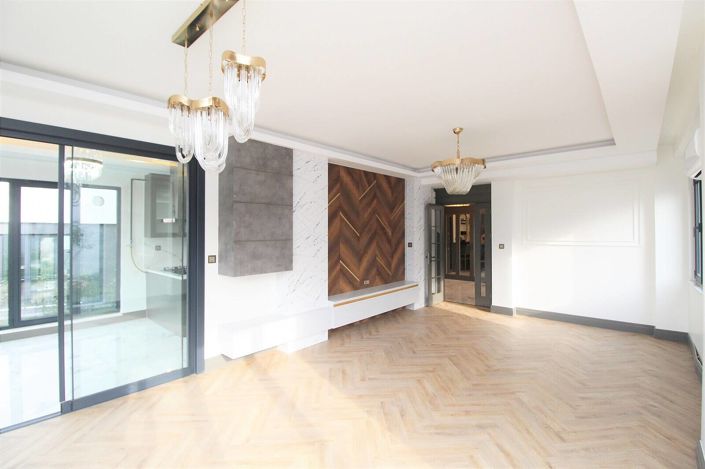 Image No.7-5 Bed House/Villa for sale