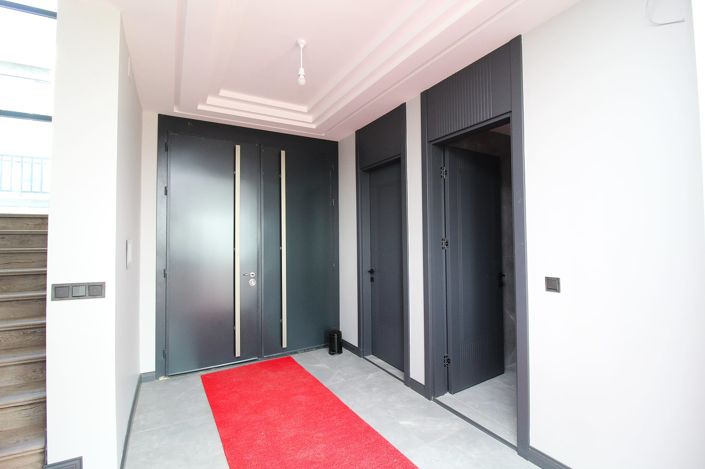 Image No.9-5 Bed House/Villa for sale