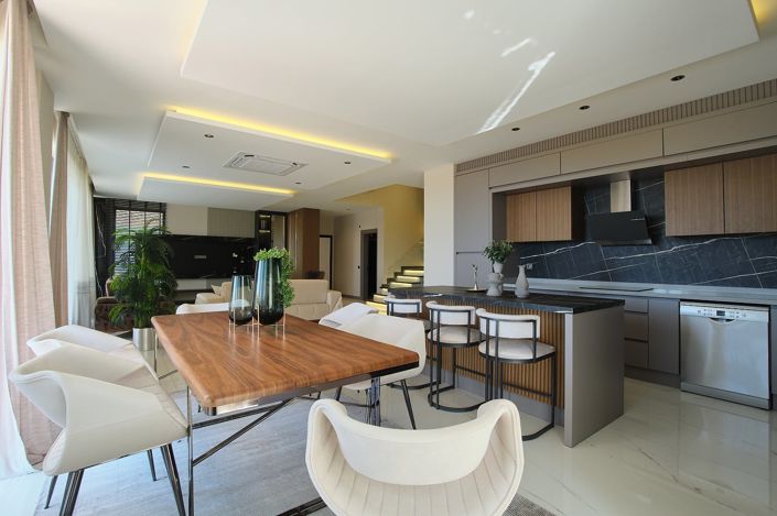 Image No.10-4 Bed House/Villa for sale