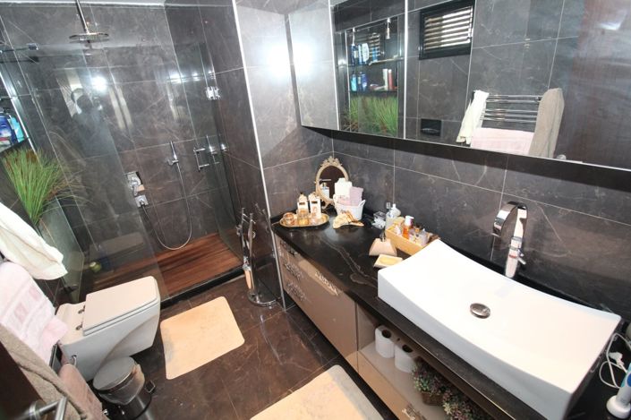 Image No.30-5 Bed House/Villa for sale