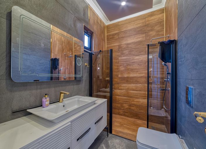 Image No.23-8 Bed House/Villa for sale