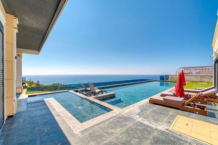 Image No.3-8 Bed House/Villa for sale