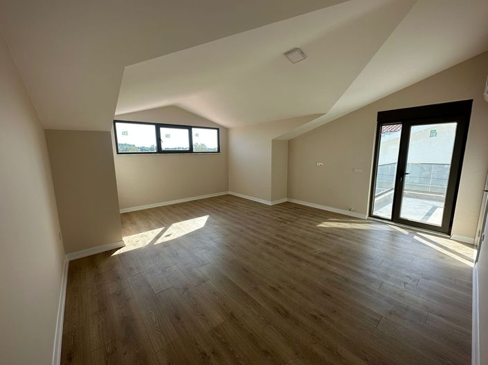 Image No.17-4 Bed House/Villa for sale