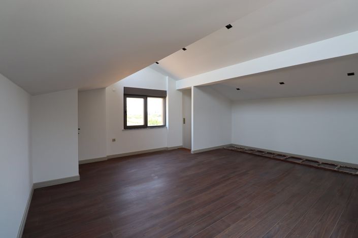 Image No.27-Maison / Villa de 4 chambres à vendre à Düzlerçami