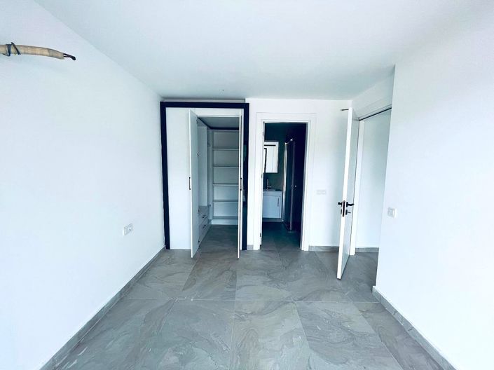 Image No.28-2 Bed Apartment for sale