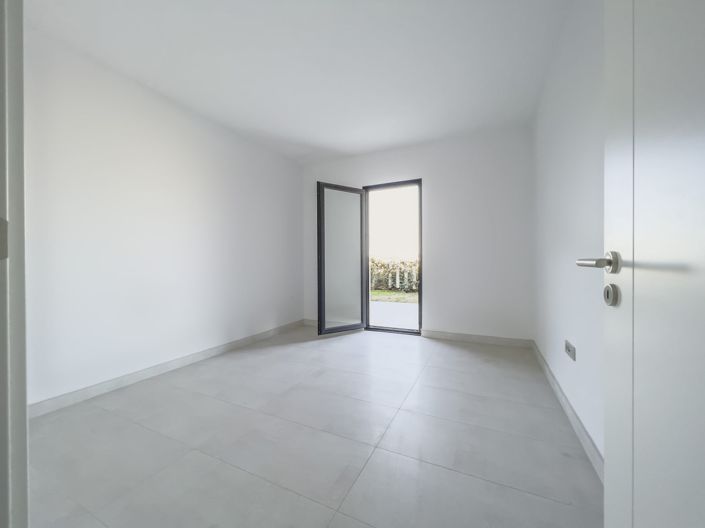 Image No.19-2 Bed Apartment for sale