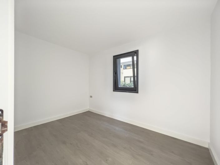 Image No.20-3 Bed Apartment for sale