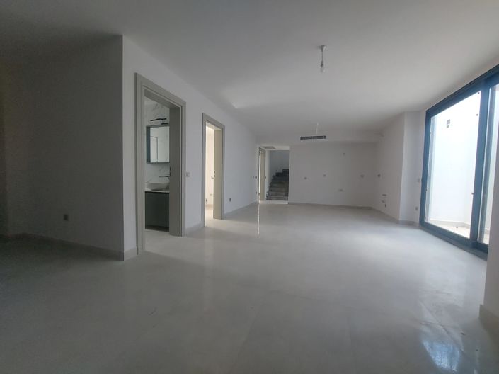 Image No.30-4 Bed House/Villa for sale