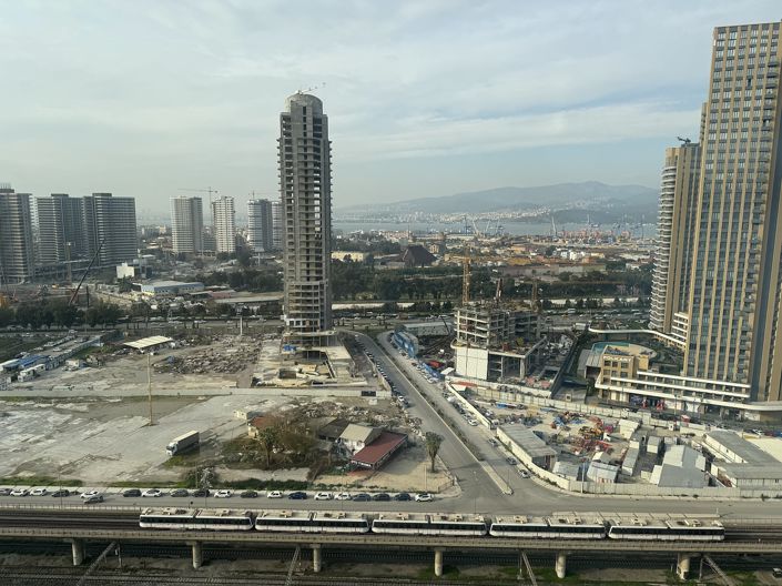 Image No.41-5 Bed Apartment for sale