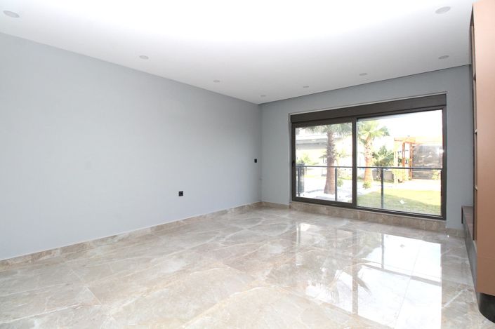 Image No.26-4 Bed Apartment for sale