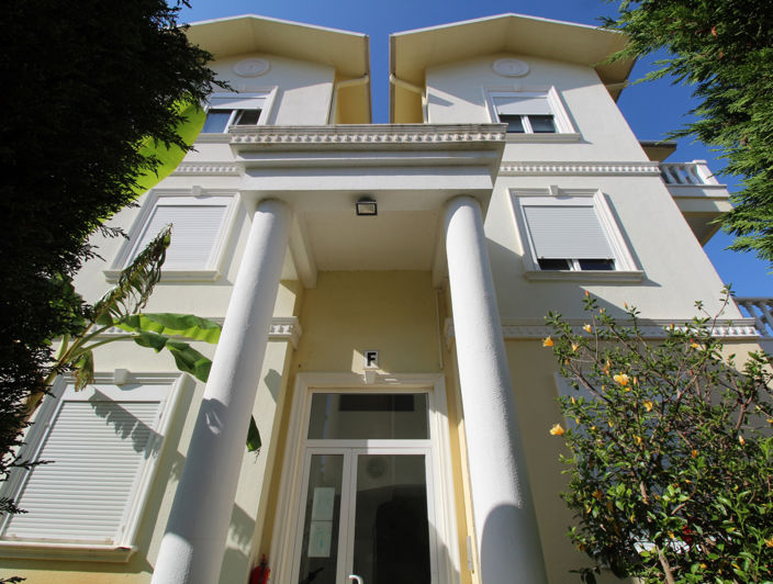 Image No.20-2 Bed Apartment for sale