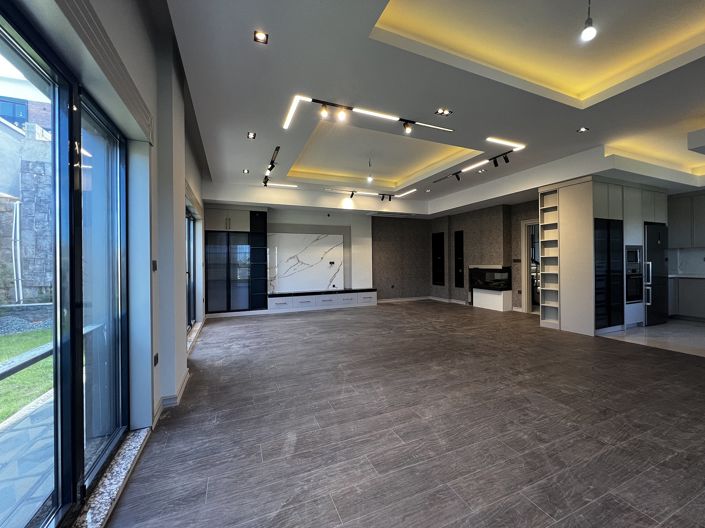 Image No.13-5 Bed House/Villa for sale