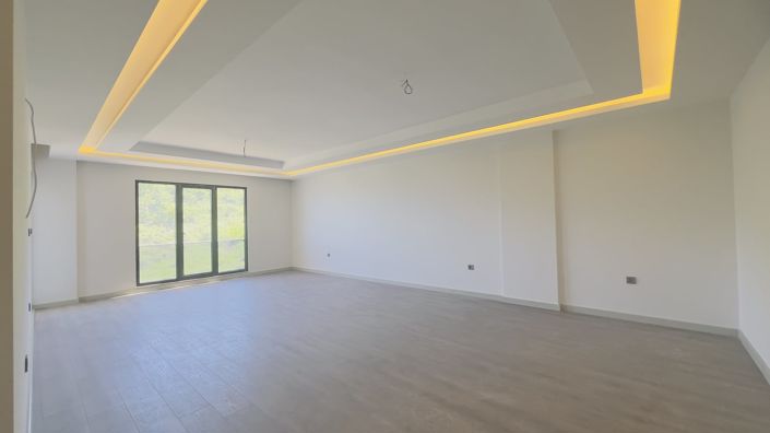 Image No.43-4 Bed Apartment for sale