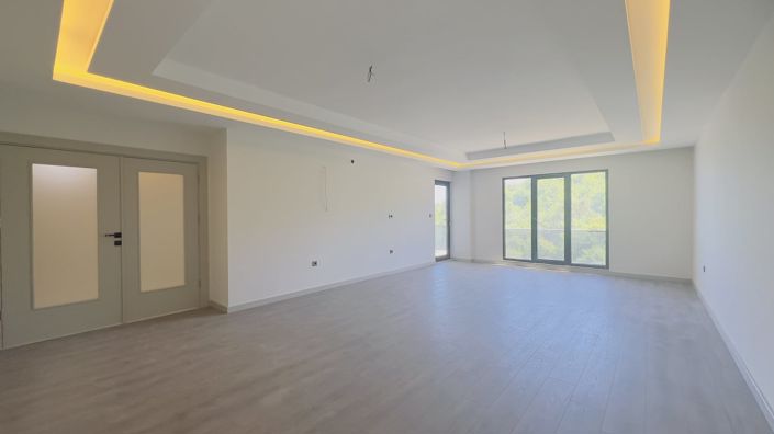 Image No.44-4 Bed Apartment for sale