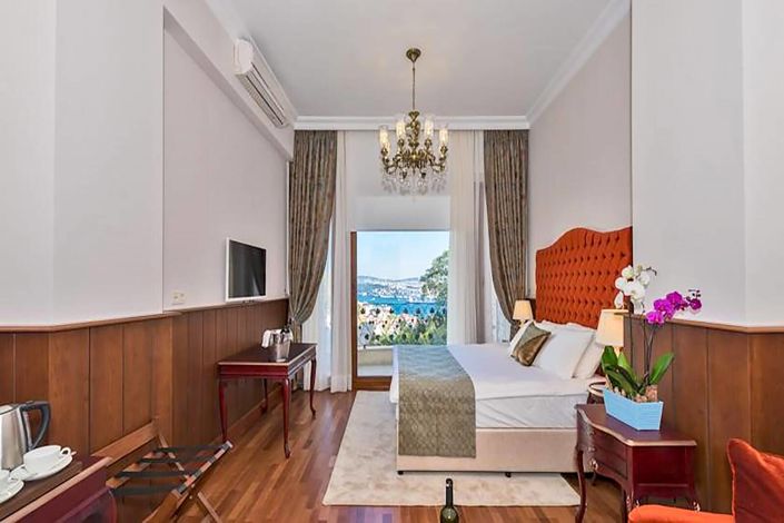 Image No.10-10 Bed Commercial for sale