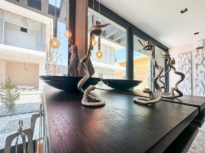 Image No.12-6 Bed House/Villa for sale