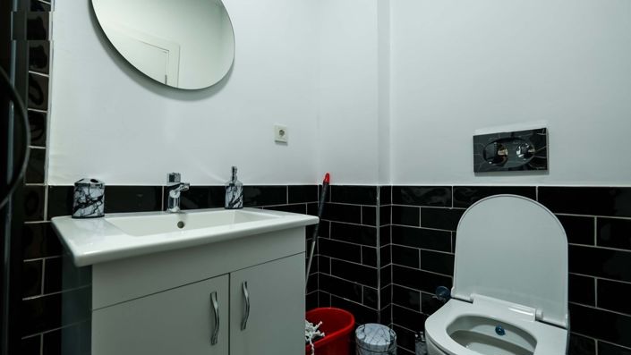 Image No.12-12 Bed House/Villa for sale