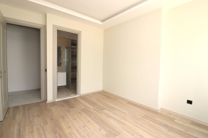 Image No.19-5 Bed Apartment for sale