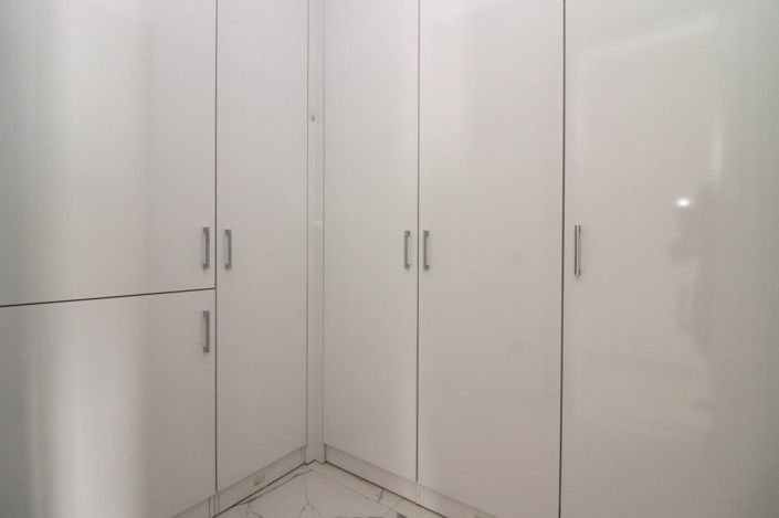 Image No.24-5 Bed Apartment for sale