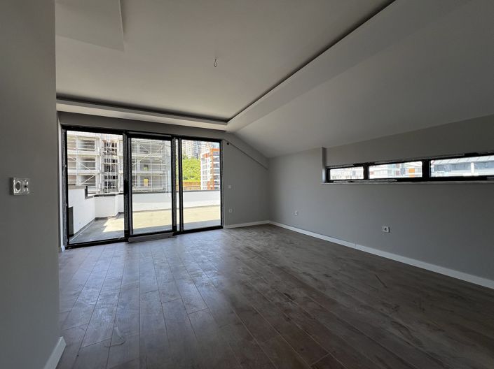 Image No.37-4 Bed Apartment for sale