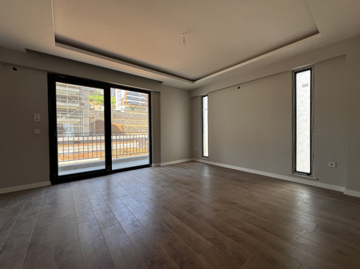 Image No.48-4 Bed Apartment for sale