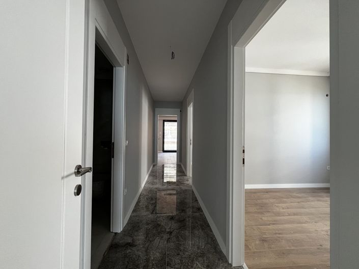 Image No.44-5 Bed Apartment for sale