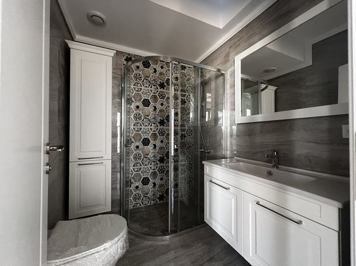 Image No.50-5 Bed Apartment for sale