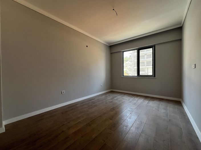 Image No.55-5 Bed Apartment for sale