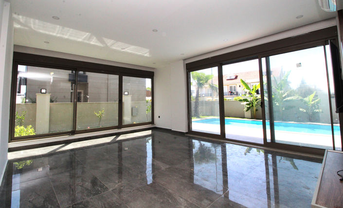 Image No.9-4 Bed House/Villa for sale