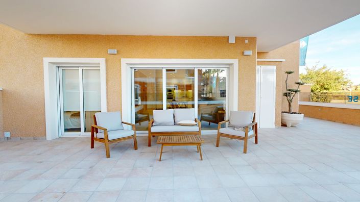 Image No.14-3 Bed Apartment for sale