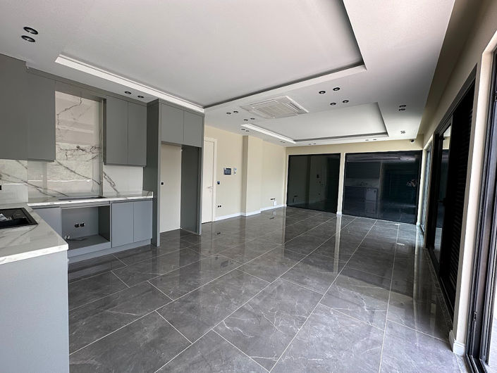 Image No.26-5 Bed House/Villa for sale