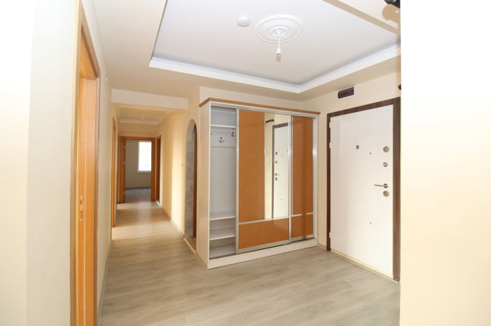 Image No.17-4 Bed Apartment for sale