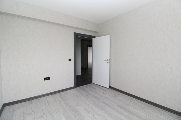 Image No.17-4 Bed Apartment for sale