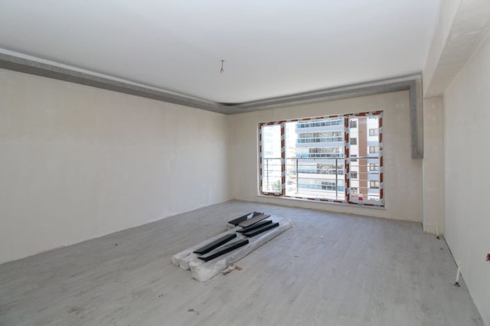 Image No.6-4 Bed Apartment for sale