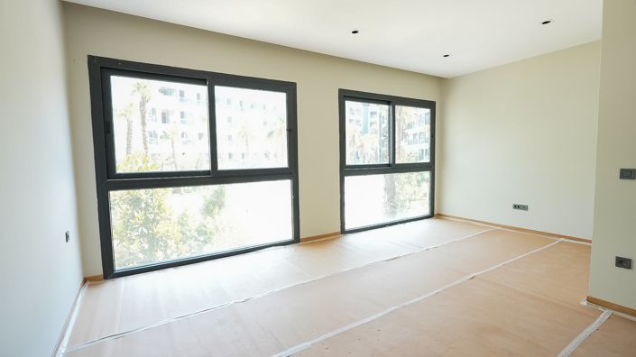 Image No.10-5 Bed Apartment for sale