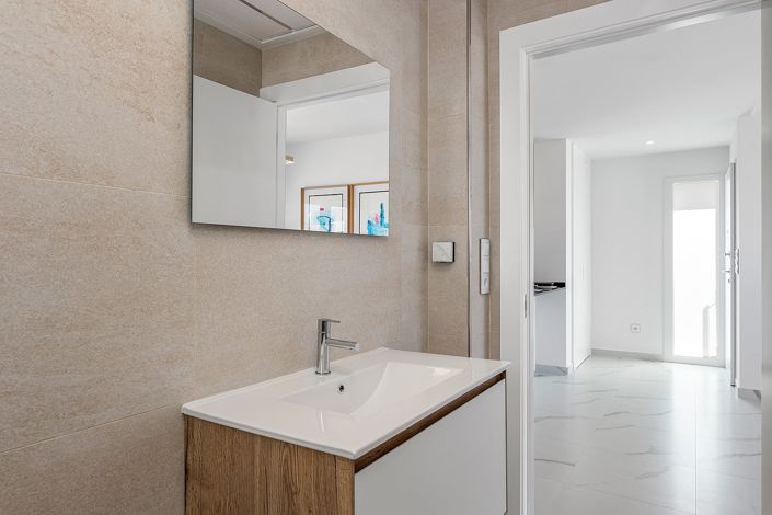 Image No.54-2 Bed Apartment for sale