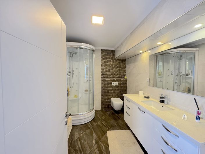 Image No.60-5 Bed House/Villa for sale